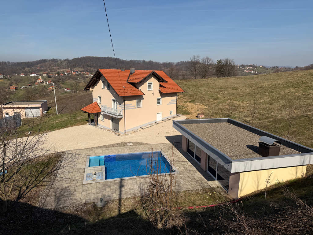 Kuća s bazenom | Rašljeva, Gračanica | 265.000 KM