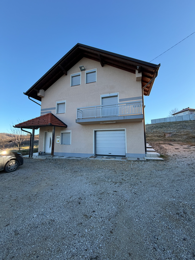 Ekskluzivna kuća s bazenom | 265.000 KM